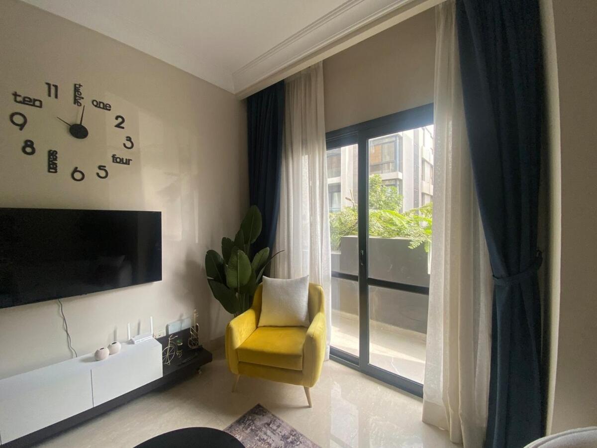 Apartment Peaceful Patio 2br At Auc & Westin Cairo