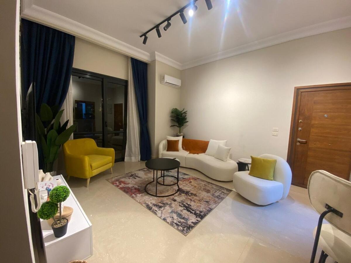 Peaceful Patio 2br At Auc & Westin Cairo